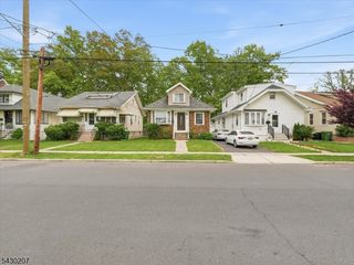 615 Spruce St, Roselle Boro, NJ 07203