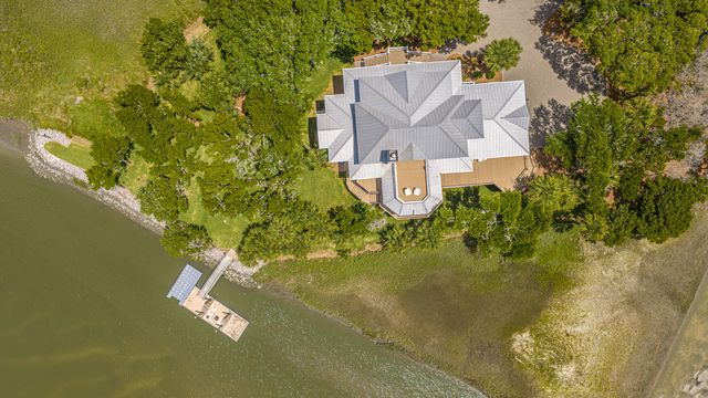 1 Inlet Point Road, Edisto Island, SC 29438