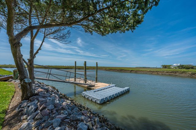 1 Inlet Point Road, Edisto Island, SC 29438