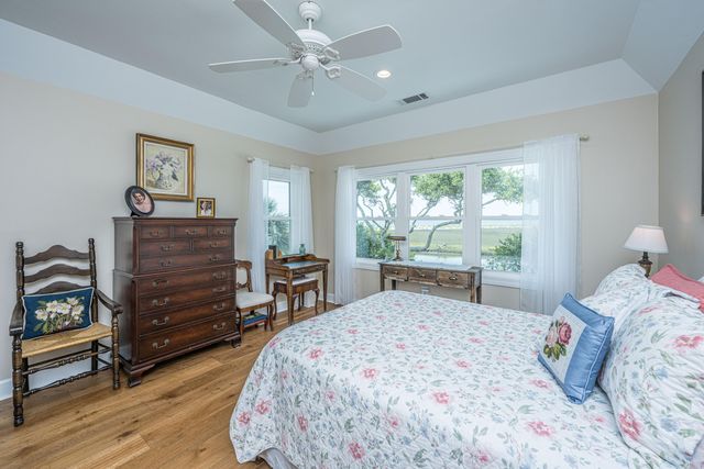 1 Inlet Point Road, Edisto Island, SC 29438