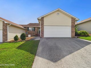113 Tee Lane, Lenoir City, TN 37771