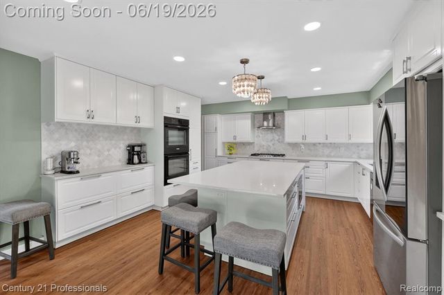 17517 Ellen Drive, Livonia, MI 48152
