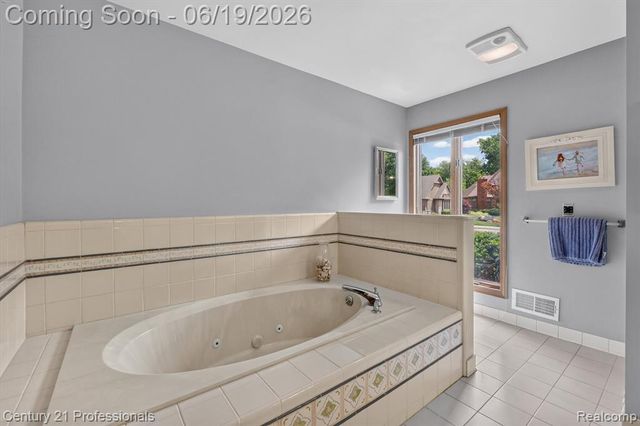 17517 Ellen Drive, Livonia, MI 48152