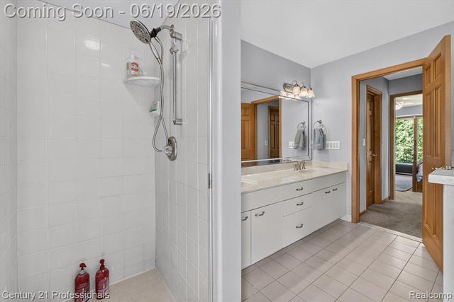 17517 Ellen Drive, Livonia, MI 48152