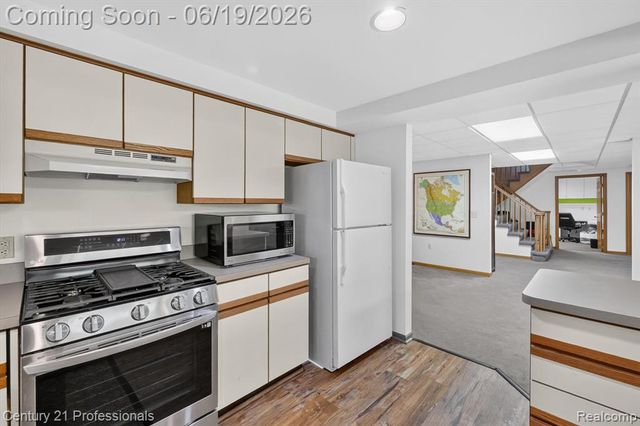 17517 Ellen Drive, Livonia, MI 48152