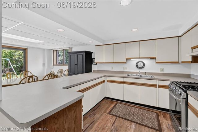 17517 Ellen Drive, Livonia, MI 48152