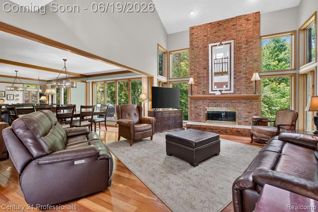 17517 Ellen Drive, Livonia, MI 48152