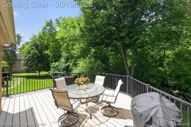 17517 Ellen Drive, Livonia, MI 48152