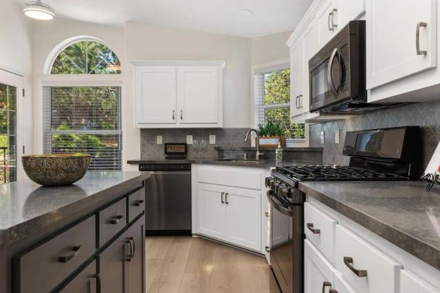 525 W El Norte Parkway 51, Escondido, CA 92026