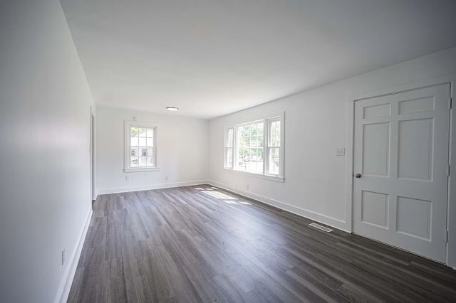 112 Anderson Dr, Tullahoma, TN 37388