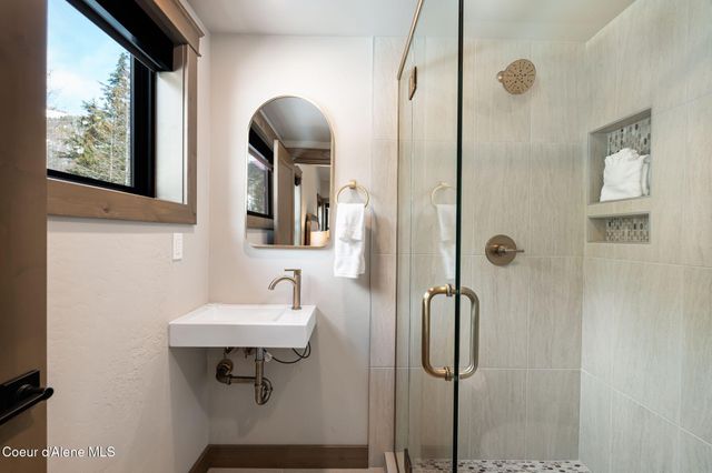 50 Olaf CT, Sandpoint, ID 83864