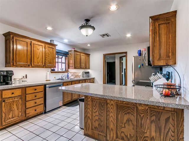 3150 Rolling Hills Drive, Blanchard, OK 73010