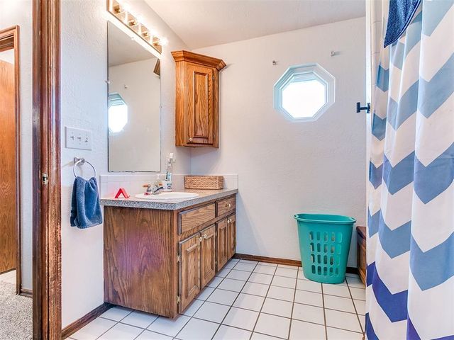 3150 Rolling Hills Drive, Blanchard, OK 73010