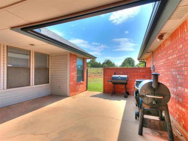3150 Rolling Hills Drive, Blanchard, OK 73010