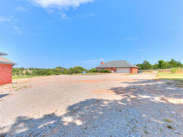 3150 Rolling Hills Drive, Blanchard, OK 73010