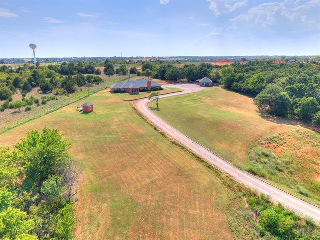 3150 Rolling Hills Drive, Blanchard, OK 73010