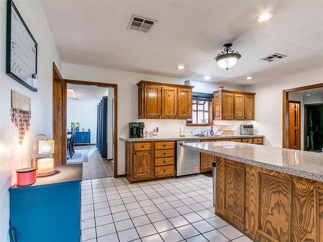 3150 Rolling Hills Drive, Blanchard, OK 73010