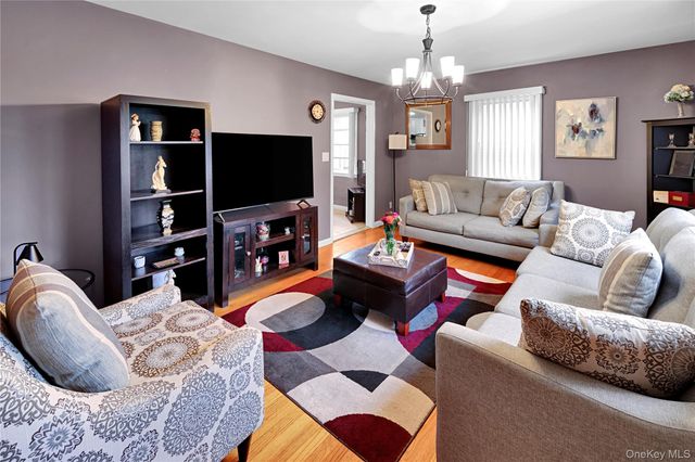 94 Franklin Avenue, Valhalla, NY 10595