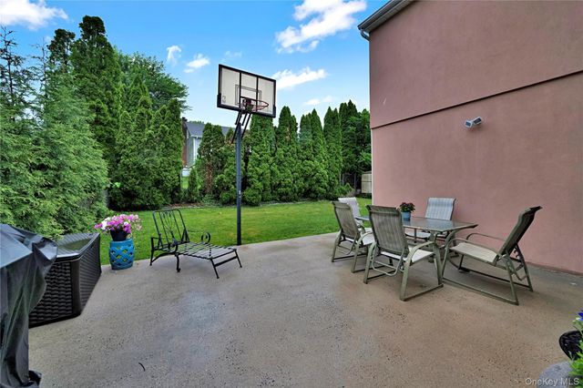 94 Franklin Avenue, Valhalla, NY 10595