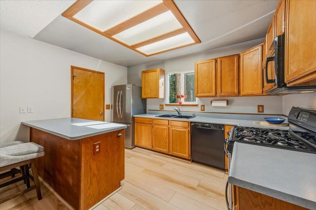 12486 Valley View Rd, Nevada City, CA 95959