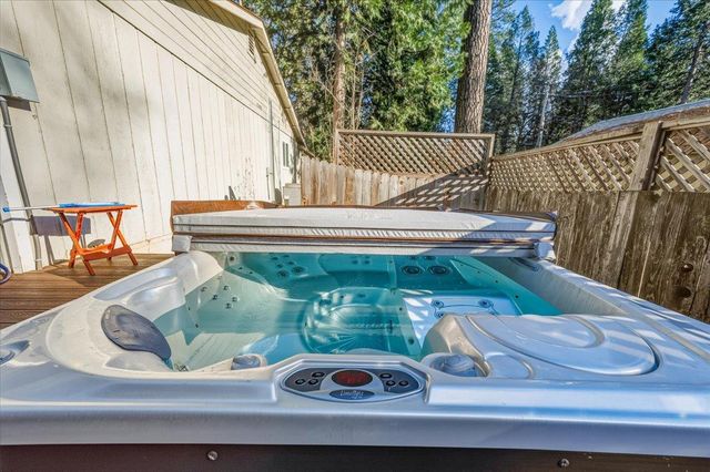 12486 Valley View Rd, Nevada City, CA 95959