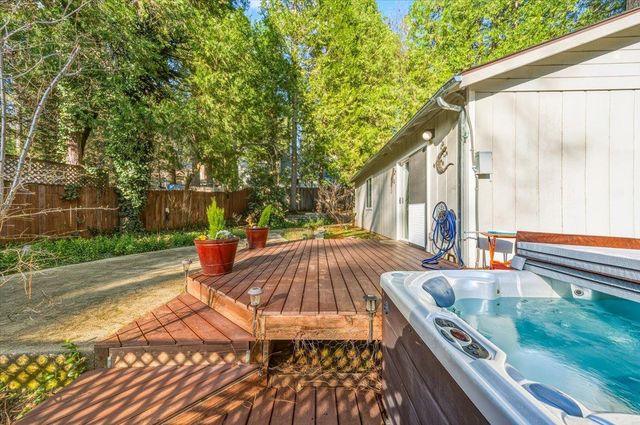 12486 Valley View Rd, Nevada City, CA 95959
