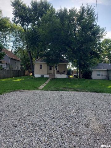 212 44TH Street, Moline, IL 61265