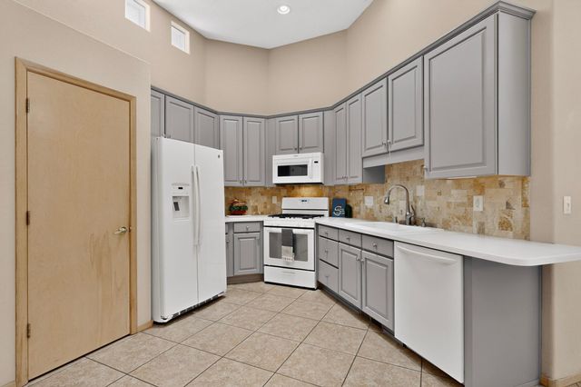 6412 Chaco Ridge Place NE, Albuquerque, NM 87111