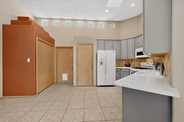 6412 Chaco Ridge Place NE, Albuquerque, NM 87111