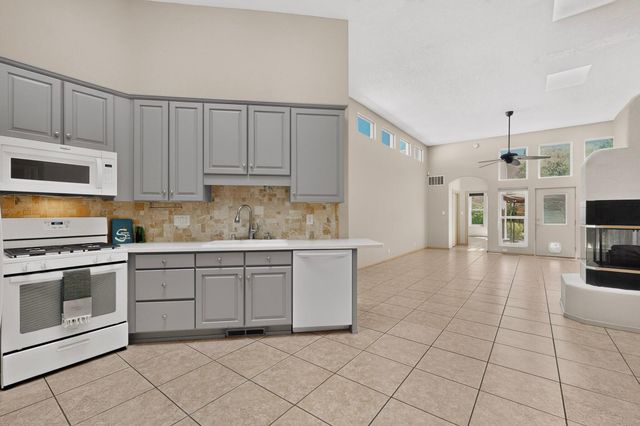 6412 Chaco Ridge Place NE, Albuquerque, NM 87111