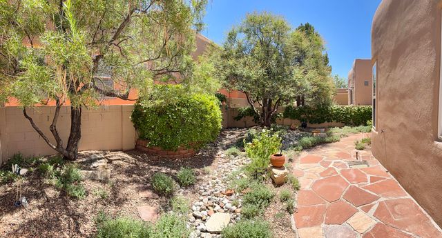 6412 Chaco Ridge Place NE, Albuquerque, NM 87111