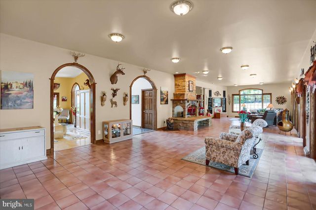 1164 GRANGERS RD, Selinsgrove, PA 17870