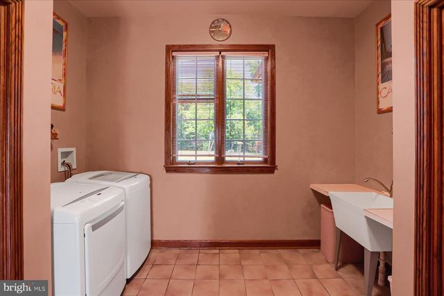 1164 GRANGERS RD, Selinsgrove, PA 17870