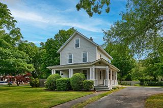 103 Holyoke St, Easthampton, MA 01027
