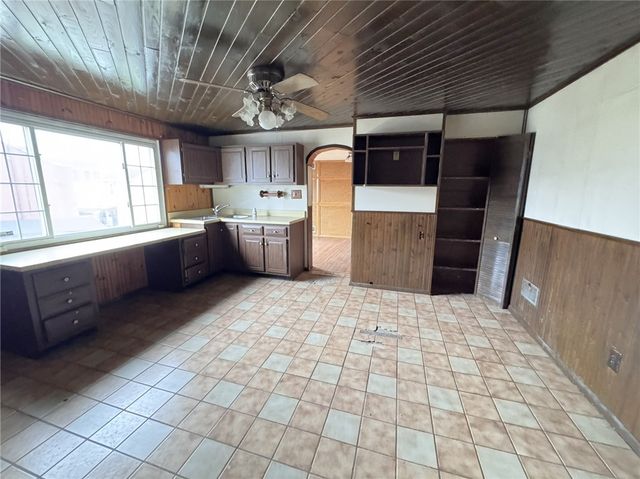 1913 Fox Way, South Side, PA 15203