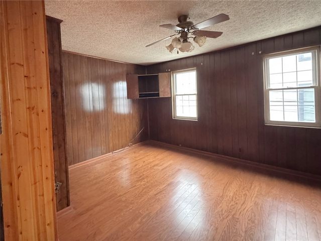 1913 Fox Way, South Side, PA 15203