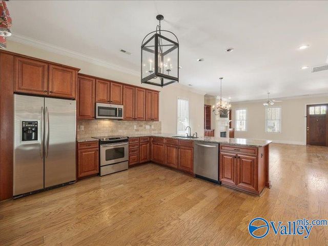 2 Braxton Street NW, Huntsville, AL 35806