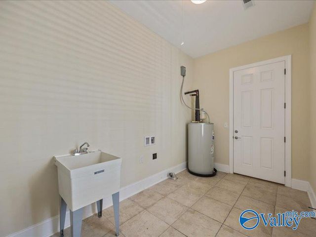 2 Braxton Street NW, Huntsville, AL 35806