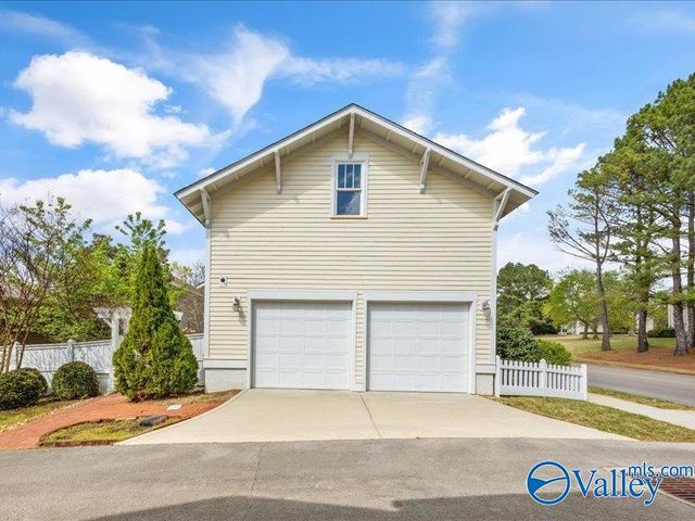 2 Braxton Street NW, Huntsville, AL 35806