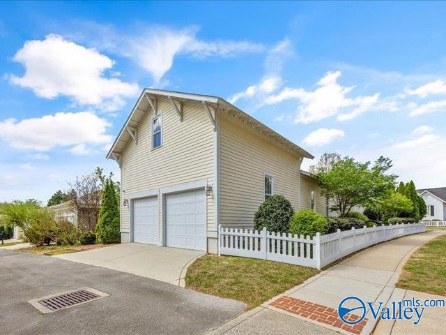 2 Braxton Street NW, Huntsville, AL 35806