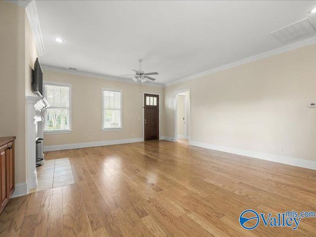 2 Braxton Street NW, Huntsville, AL 35806