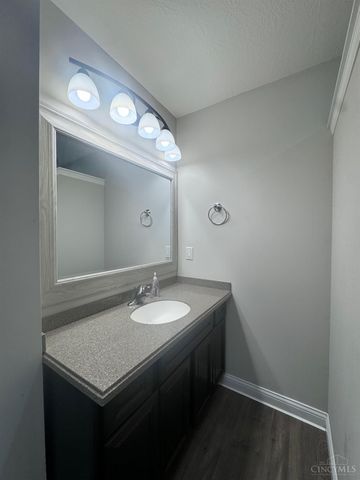 5663 Olde Winton Ct, Fairfield, OH 45014