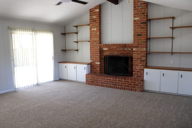 124 Oakhurst Drive, Bedford, TX 76022