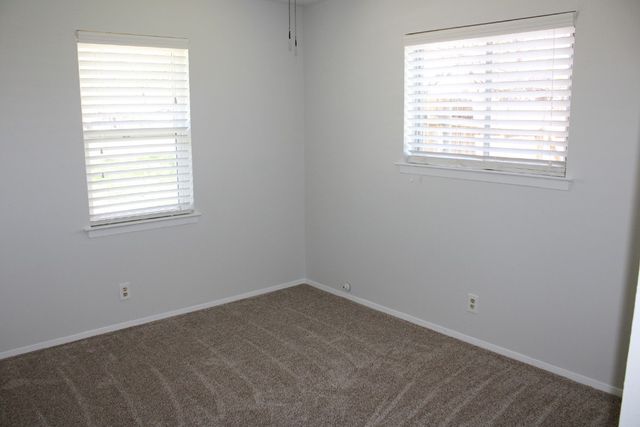 124 Oakhurst Drive, Bedford, TX 76022