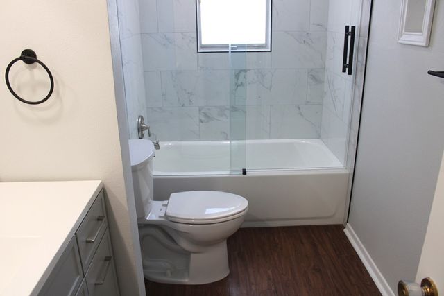 124 Oakhurst Drive, Bedford, TX 76022