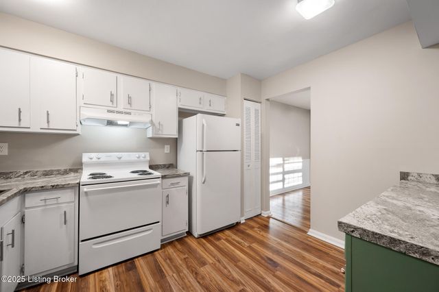 108 Algiers Ct 3, Louisville, KY 40218