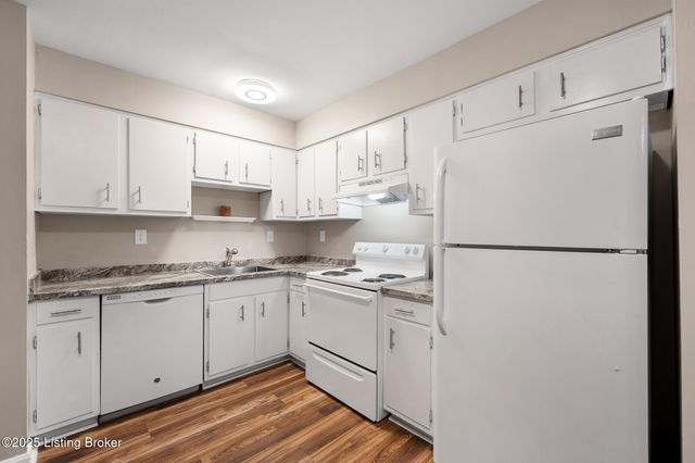 108 Algiers Ct 3, Louisville, KY 40218