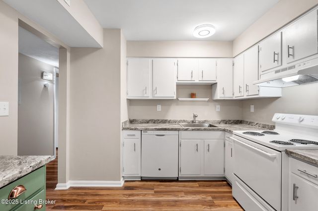 108 Algiers Ct 3, Louisville, KY 40218