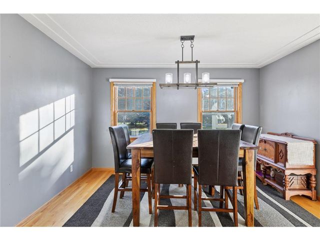 582 Country Oaks Lane, River Falls, WI 54022