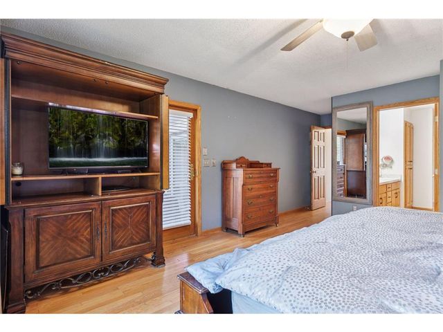 582 Country Oaks Lane, River Falls, WI 54022